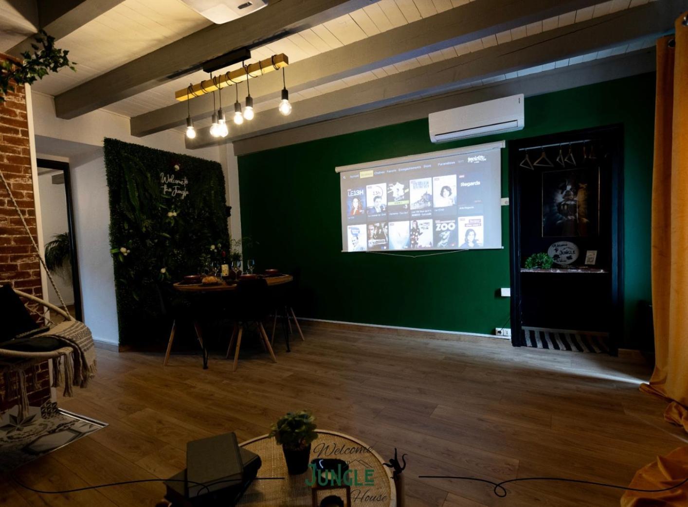 Maison Jungle House: Spacious Gaming Retreat in Montbrison Exterior photo