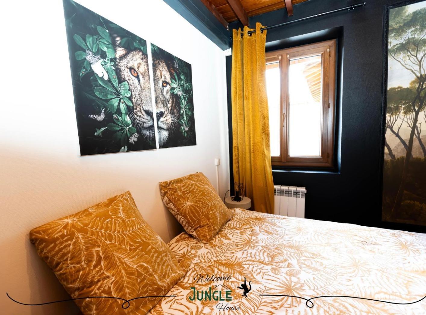 Maison Jungle House: Spacious Gaming Retreat in Montbrison Exterior photo